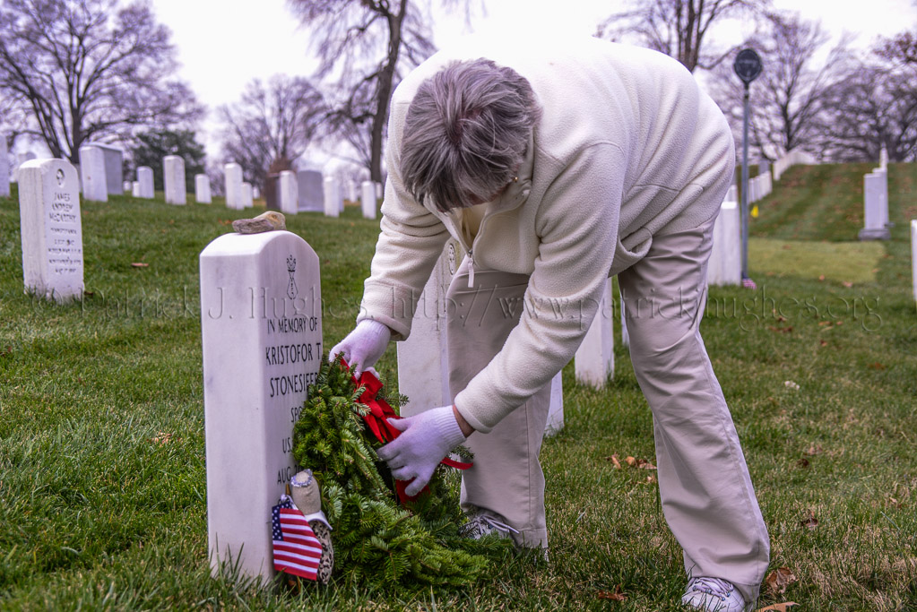 American Gold Star Mother Past National President Ruth Stonesifer lays a wreath in honor of her son Kris Stonesifer