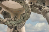 Four American eagles hold a suspended laurel wreath in the Baldacchino sculpture.